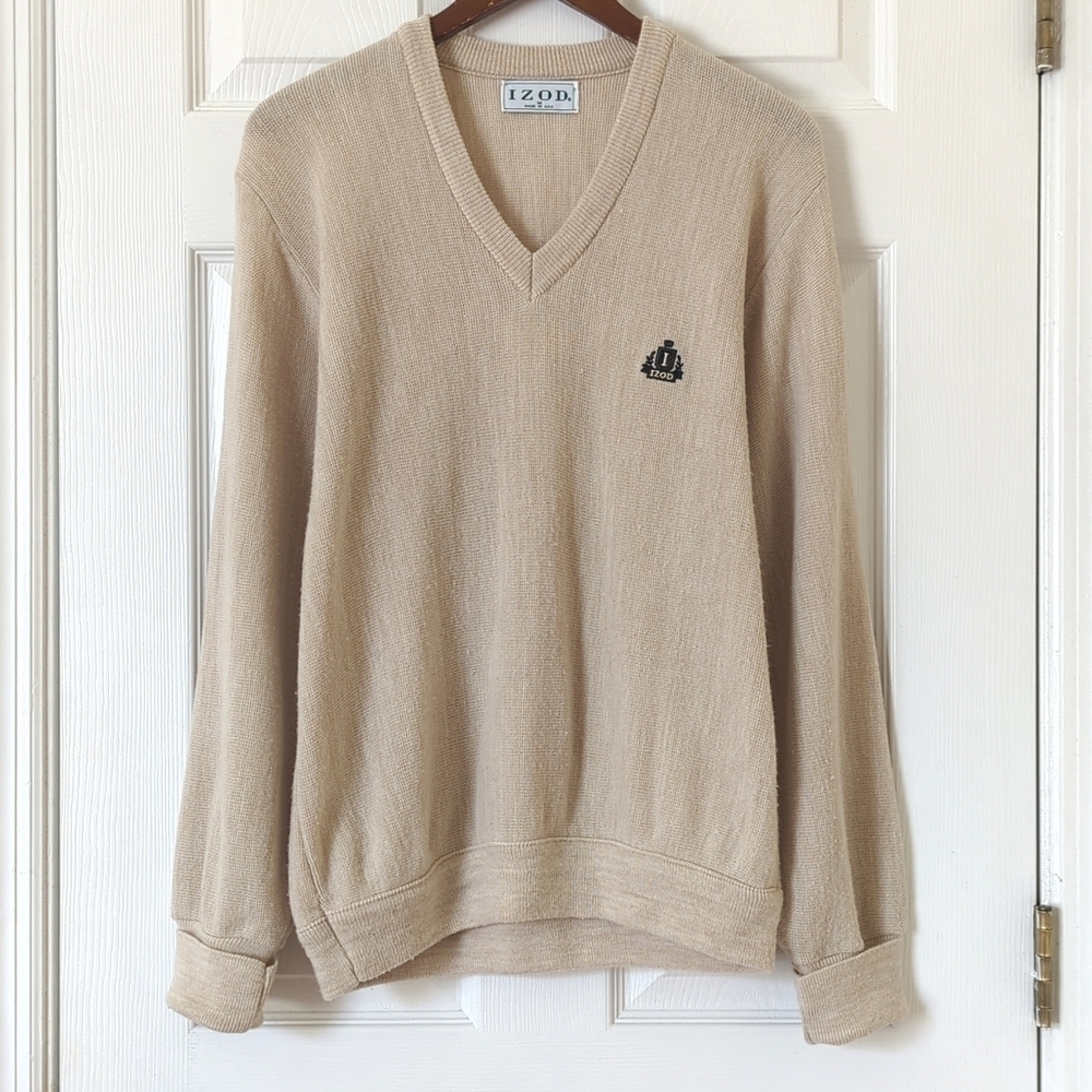 Izod 80's Vintage Classic Lightweight Embroidered Crest V-neck Sweater Beige M